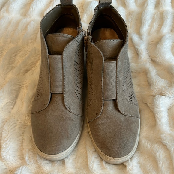 Side zip booties - Picture 2 of 6